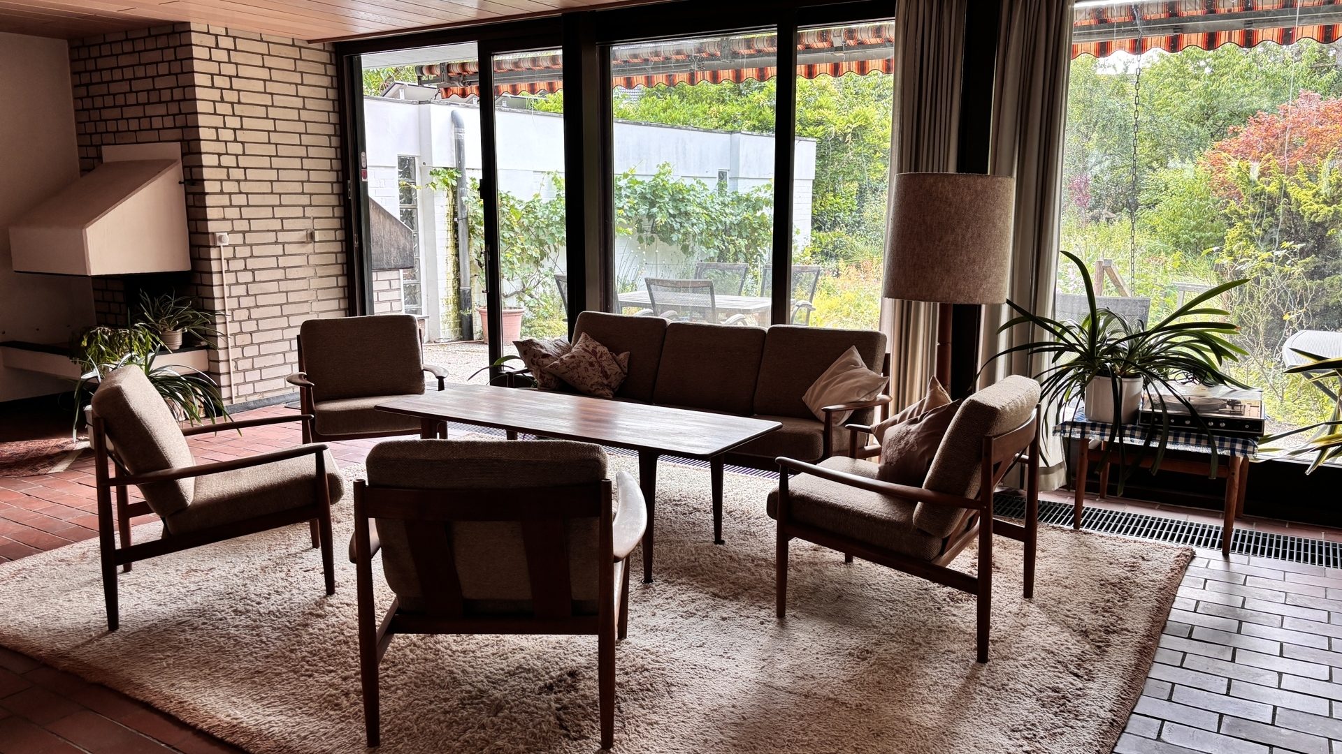 Böcker Wohnimmobilien - Immobilienangebot - Düsseldorf / Angermund - Alle - Renovierungsbedürftiges Familiendomizil mit parkähnlichem Grundstück