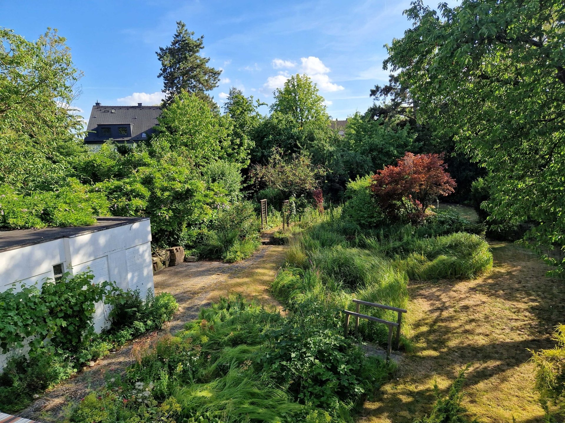 Böcker Wohnimmobilien - Immobilienangebot - Düsseldorf / Angermund - Alle - Renovierungsbedürftiges Familiendomizil mit parkähnlichem Grundstück