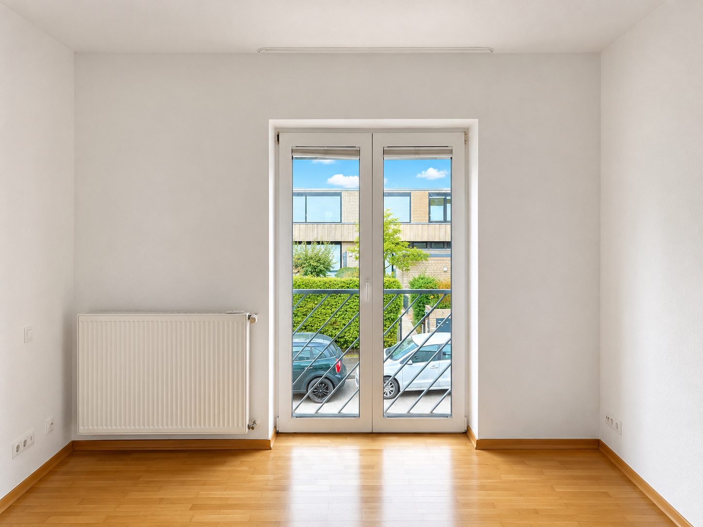 Böcker Wohnimmobilien - Immobilienangebot - Düsseldorf / Kaiserswerth - Alle - Exklusive 3-Zimmer-Wohnung mit großem Sonnenbalkon und Blick ins Grüne