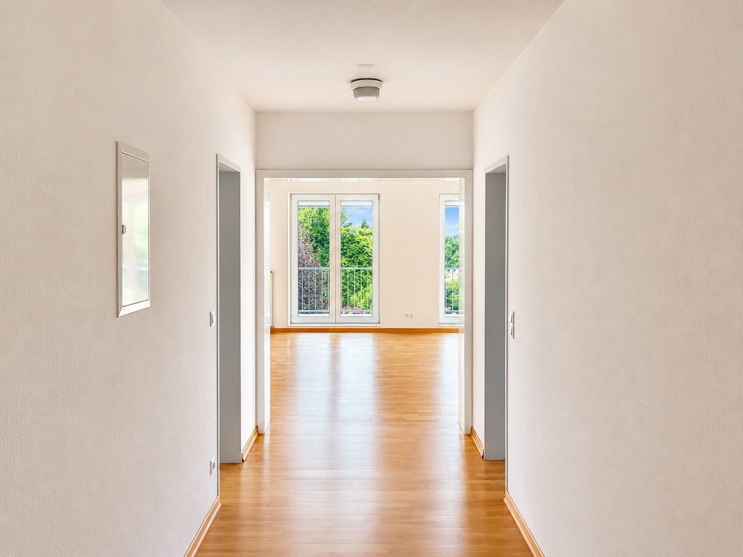 Böcker Wohnimmobilien - Immobilienangebot - Düsseldorf / Kaiserswerth - Alle - Exklusive 3-Zimmer-Wohnung mit großem Sonnenbalkon und Blick ins Grüne