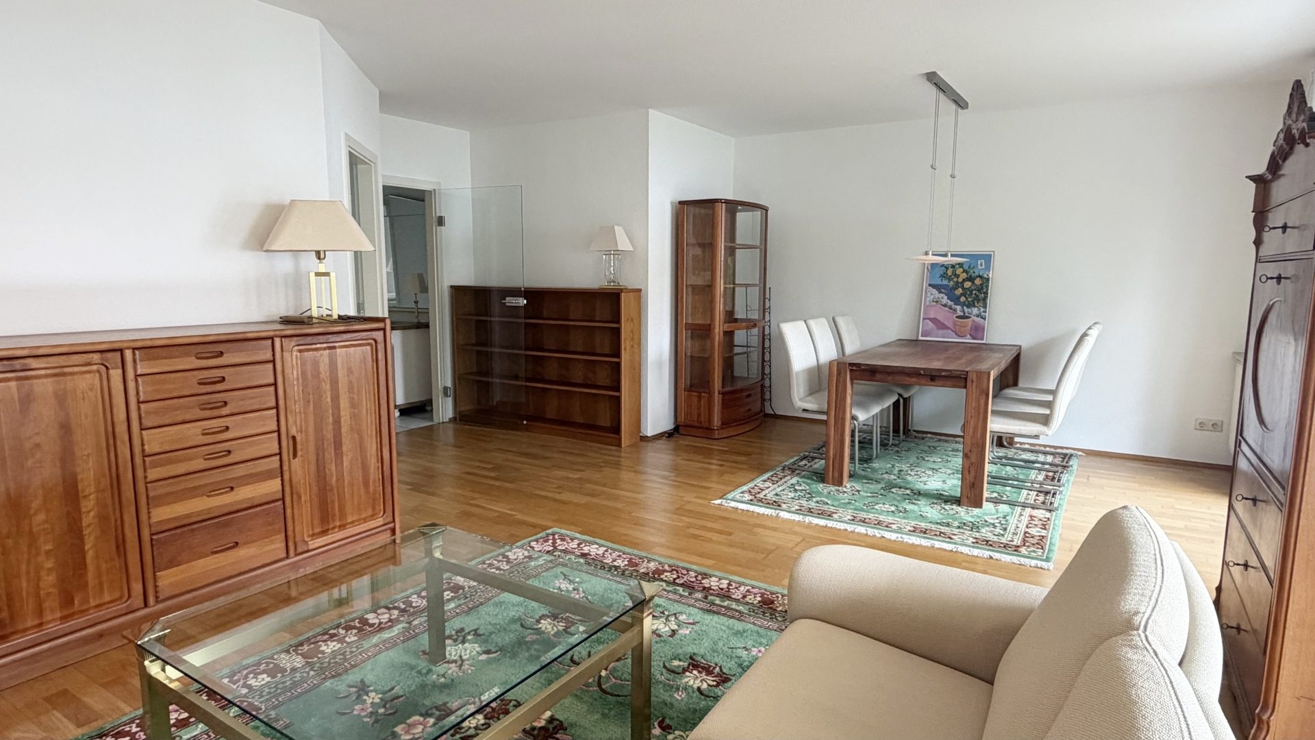 Böcker Wohnimmobilien - Immobilienangebot - Düsseldorf / Kaiserswerth - Alle - Möblierte 3-Zimmer-Wohnung im Herzen von Kaiserwerth