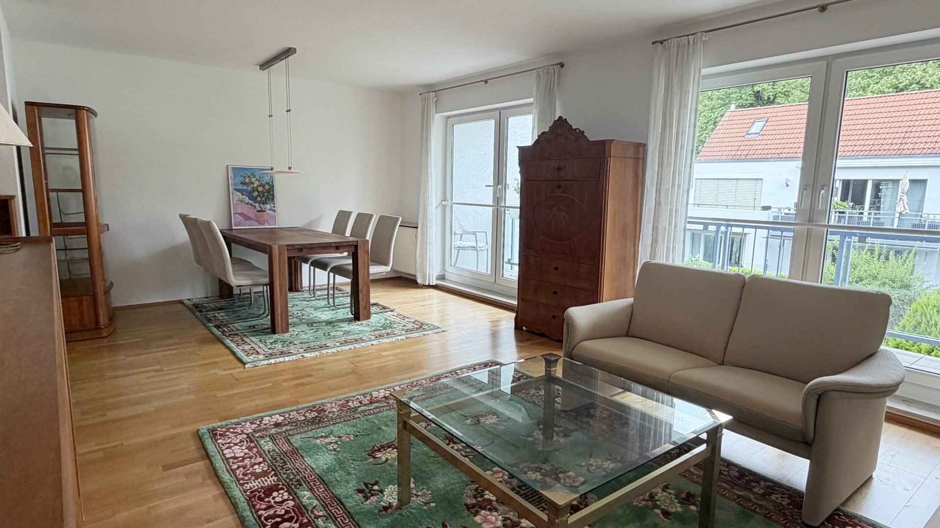 Böcker Wohnimmobilien - Immobilienangebot - Düsseldorf / Kaiserswerth - Alle - Möblierte 3-Zimmer-Wohnung im Herzen von Kaiserwerth