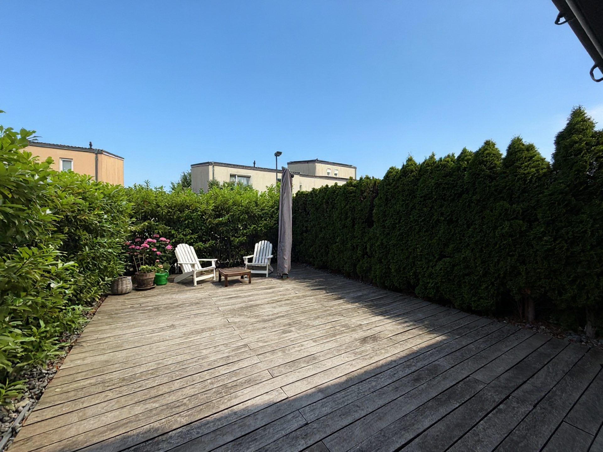 Böcker Wohnimmobilien - Immobilienangebot - Düsseldorf / Itter - Alle - Stilvolle und hochwertig ausgestattete Doppelhaushälfte! Zwei Balkone! Garage!