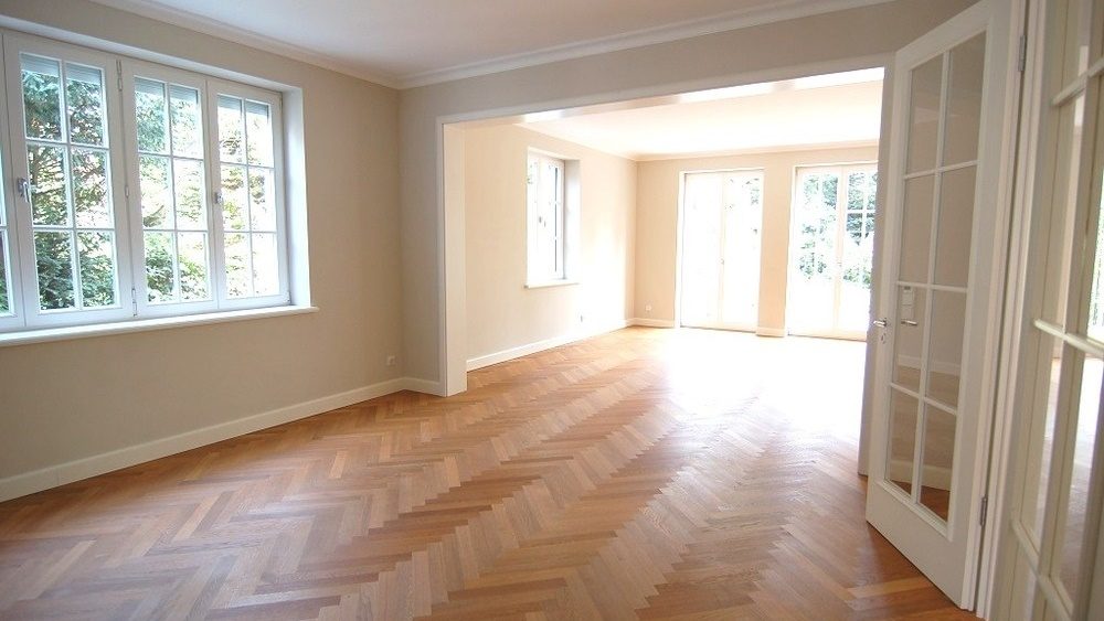 Böcker Wohnimmobilien - Immobilienangebot - Düsseldorf / Wittlaer - Alle - Exklusives Landhaus mit schönem Garten in Düsseldorf-Wittlaer