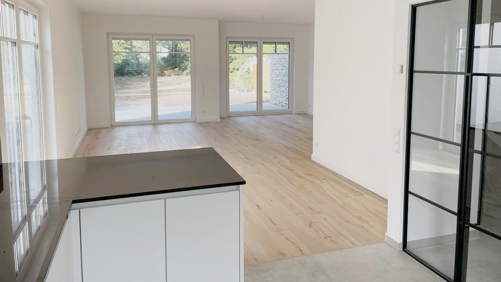 Böcker Wohnimmobilien - Immobilienangebot - Düsseldorf / Angermund - Alle - Großzügige Doppelhaushälfte in Angermund mit Top-Ausstattung - Fußläufig zum Ortskern