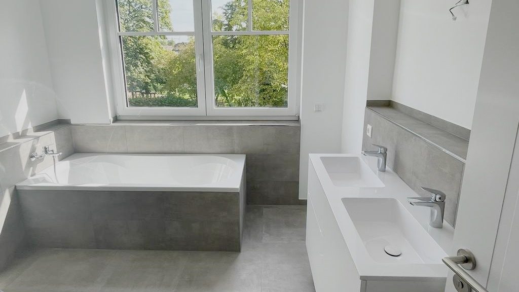 Böcker Wohnimmobilien - Immobilienangebot - Düsseldorf / Angermund - Alle - Großzügige Doppelhaushälfte in Angermund mit Top-Ausstattung - Fußläufig zum Ortskern