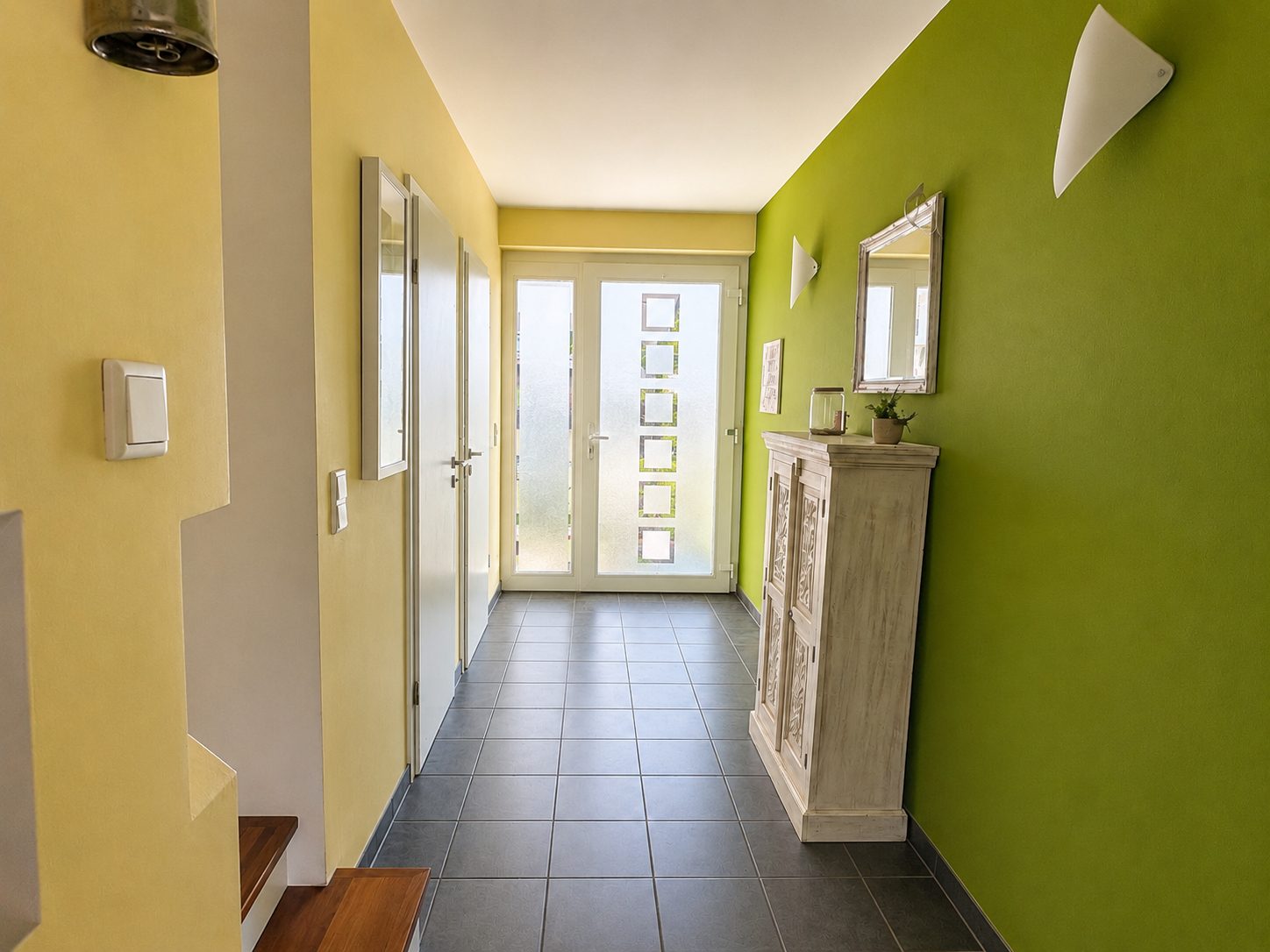 Böcker Wohnimmobilien - Immobilienangebot - Düsseldorf / Lohausen - Alle - 6,5-Zimmer-Familientraum in begehrter Wohnlage fußläufig zum Rhein