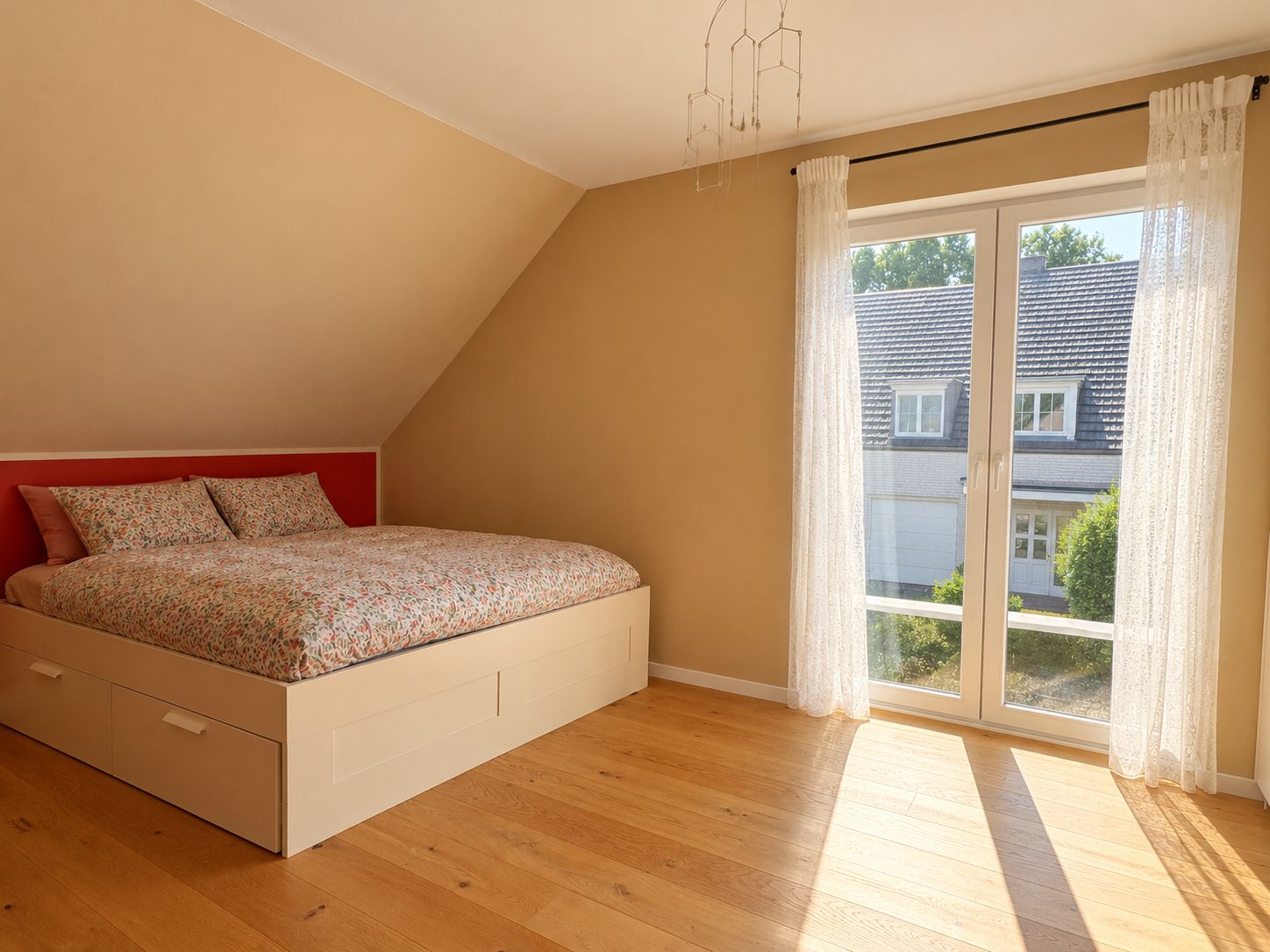 Böcker Wohnimmobilien - Immobilienangebot - Düsseldorf / Lohausen - Alle - 6,5-Zimmer-Familientraum in begehrter Wohnlage fußläufig zum Rhein