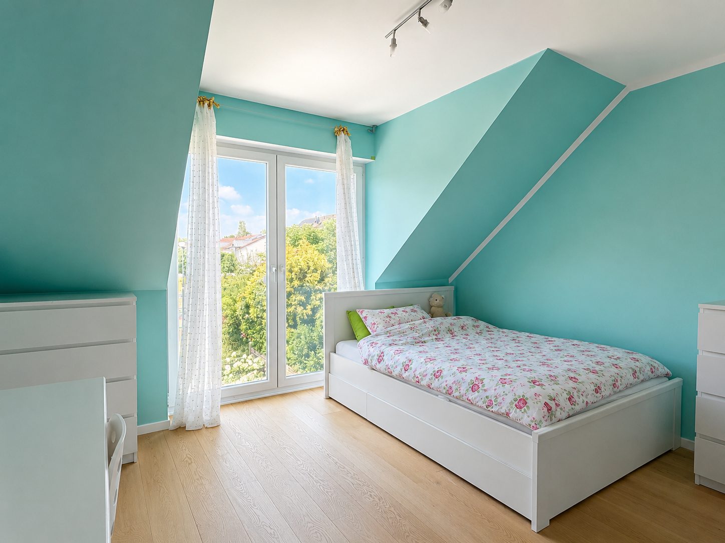 Böcker Wohnimmobilien - Immobilienangebot - Düsseldorf / Lohausen - Alle - 6,5-Zimmer-Familientraum in begehrter Wohnlage fußläufig zum Rhein