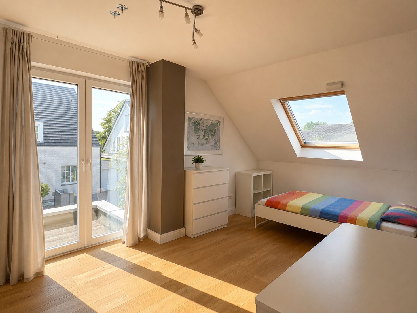 Böcker Wohnimmobilien - Immobilienangebot - Düsseldorf / Lohausen - Alle - 6,5-Zimmer-Familientraum in begehrter Wohnlage fußläufig zum Rhein