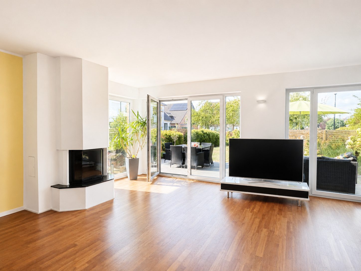 Böcker Wohnimmobilien - Immobilienangebot - Düsseldorf / Lohausen - Alle - 6,5-Zimmer-Familientraum in begehrter Wohnlage fußläufig zum Rhein