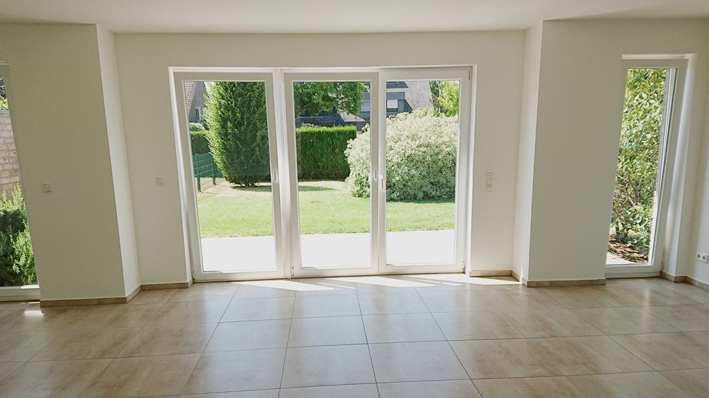 Böcker Wohnimmobilien - Immobilienangebot - Düsseldorf / Einbrungen - Alle - Exklusive Doppelhaushälfte mit großem Garten in Einbrungen