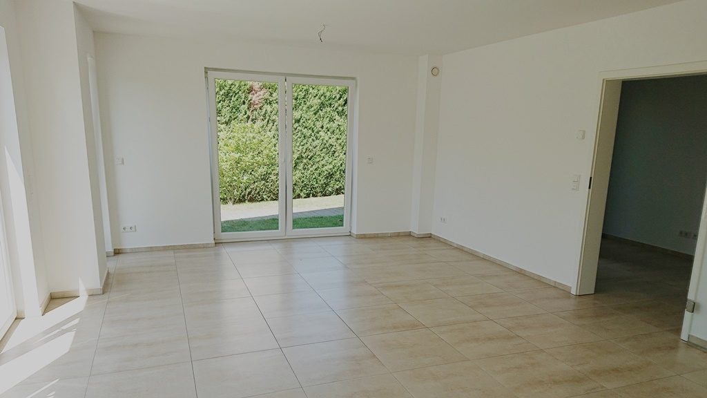 Böcker Wohnimmobilien - Immobilienangebot - Düsseldorf / Einbrungen - Alle - Exklusive Doppelhaushälfte mit großem Garten in Einbrungen