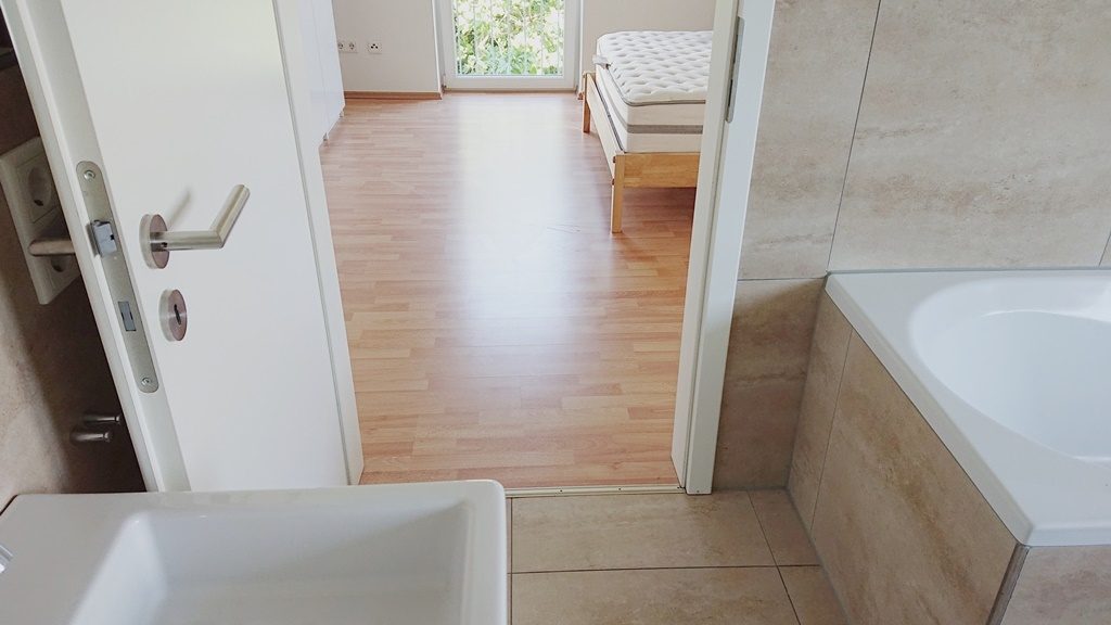 Böcker Wohnimmobilien - Immobilienangebot - Düsseldorf / Einbrungen - Alle - Exklusive Doppelhaushälfte mit großem Garten in Einbrungen