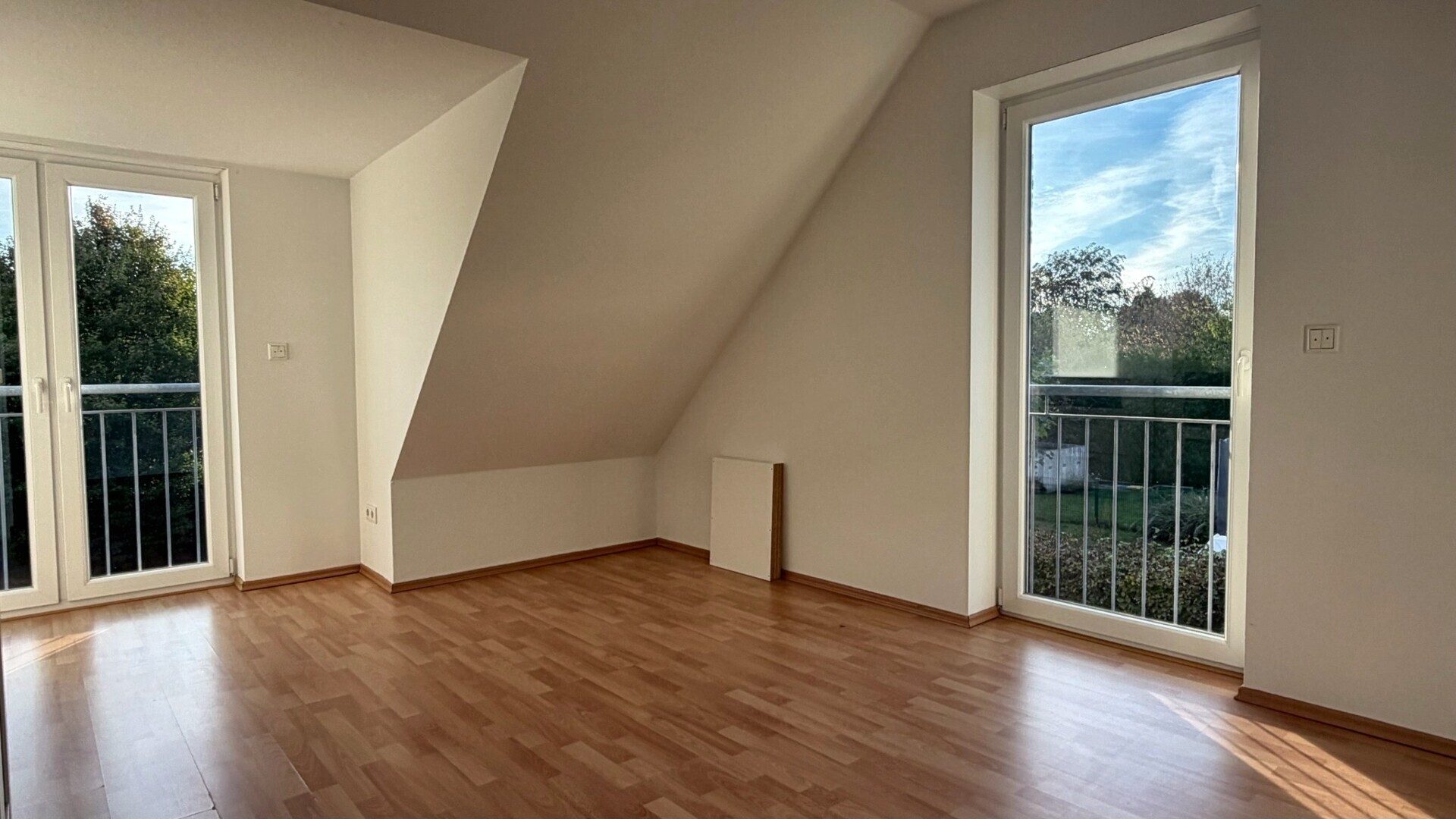 Böcker Wohnimmobilien - Immobilienangebot - Düsseldorf / Einbrungen - Alle - Exklusive Doppelhaushälfte mit großem Garten in Einbrungen