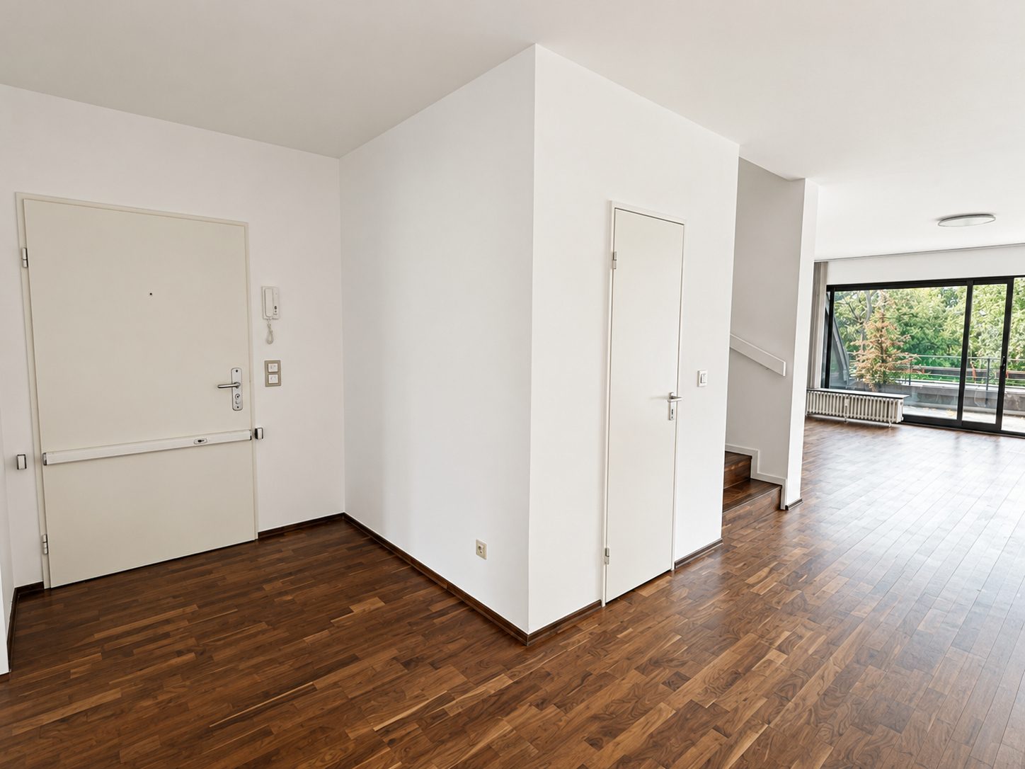 Böcker Wohnimmobilien - Immobilienangebot - Düsseldorf / Wittlaer - Alle - Traumhafte 4-Zimmer-Wohnung in Rheinnähe