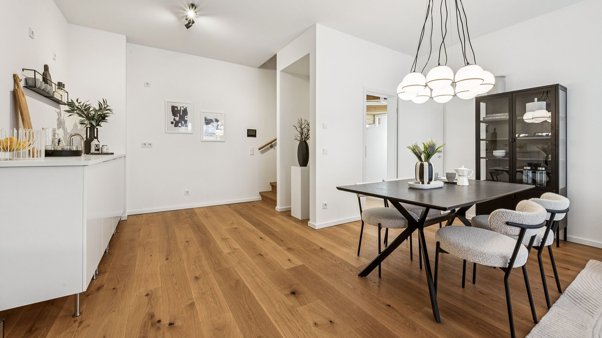 Böcker Wohnimmobilien - Immobilienangebot - Düsseldorf / Friedrichstadt - Alle - Bezugsfertiges Neubau-Stadthaus mit separater Gewerbeeinheit | Wohnen & Arbeiten