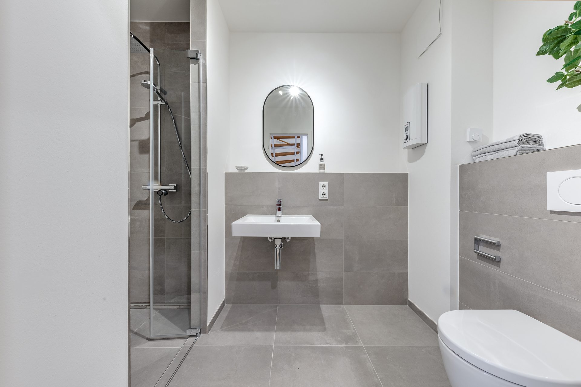 Böcker Wohnimmobilien - Immobilienangebot - Düsseldorf / Friedrichstadt - Alle - Bezugsfertiges Neubau / Stadthaus & Gewerbeeinheit im attraktiven Kombiangebot