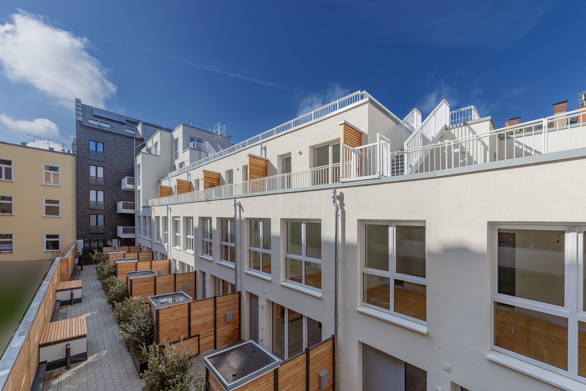 Böcker Wohnimmobilien - Immobilienangebot - Düsseldorf / Friedrichstadt - Alle - Bezugsfertiges Neubau / Stadthaus & Gewerbeeinheit im attraktiven Kombiangebot