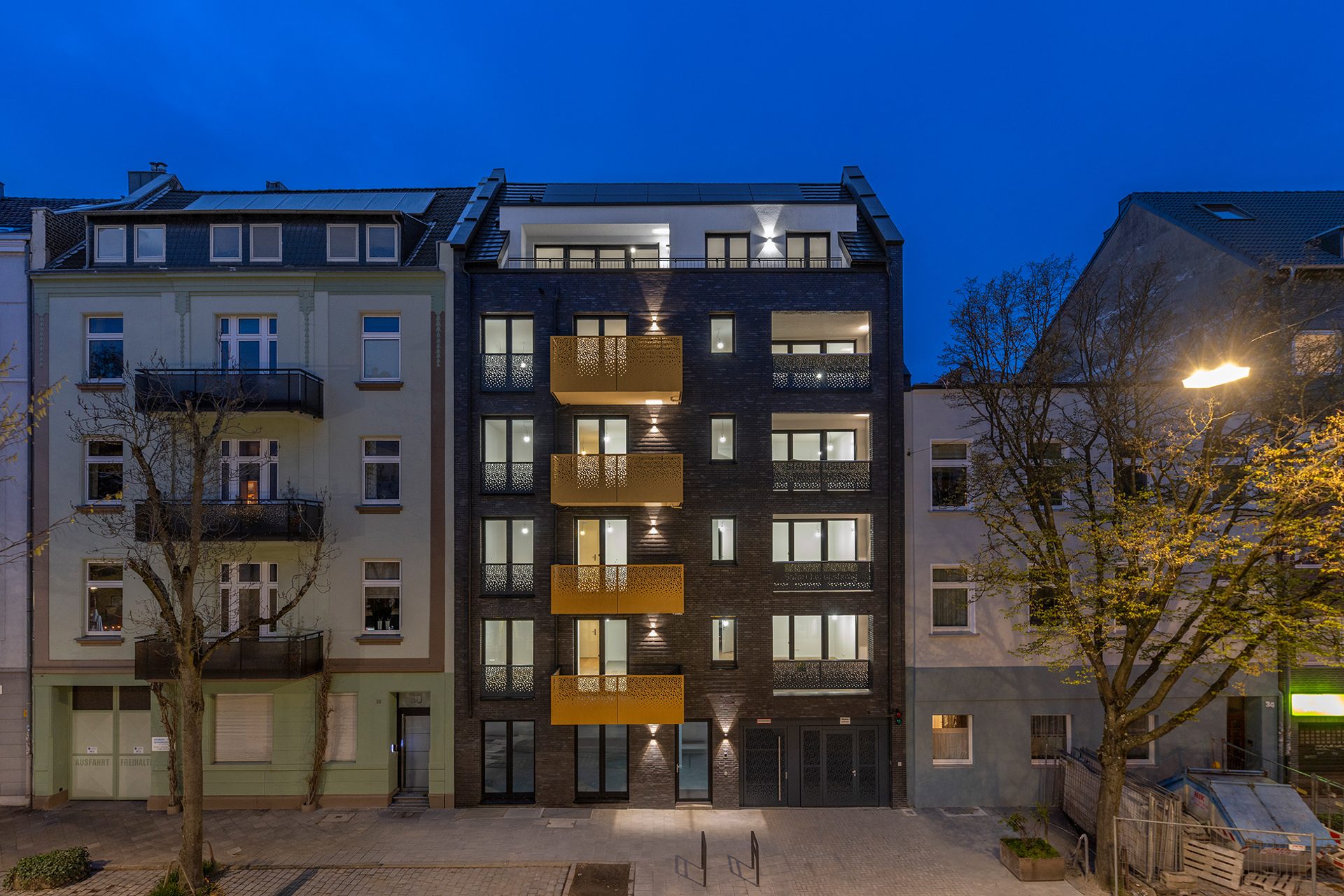 Böcker Wohnimmobilien - Immobilienangebot - Düsseldorf / Friedrichstadt - Alle - Bezugsfertiges Neubau / Stadthaus & Gewerbeeinheit im attraktiven Kombiangebot
