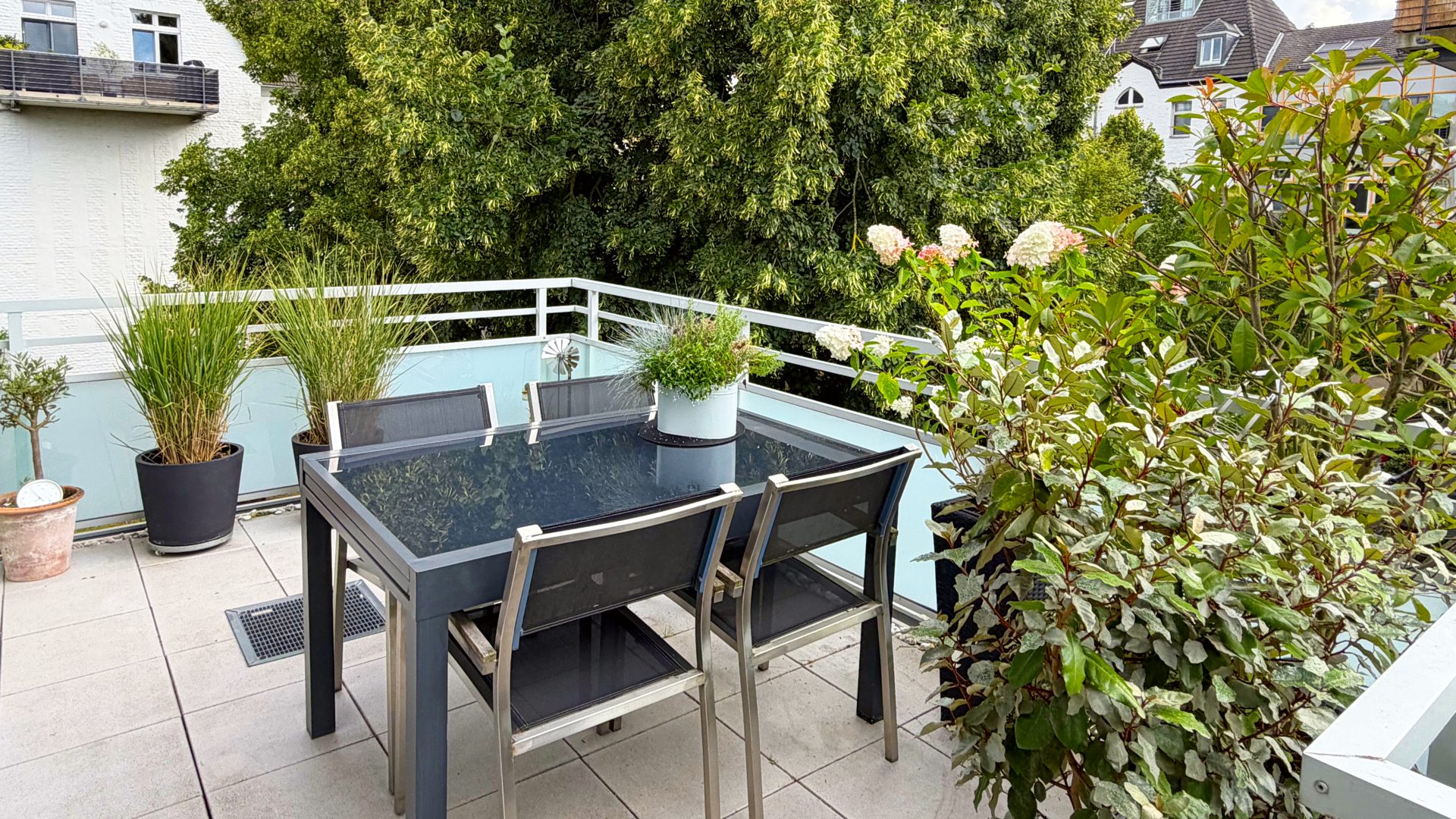 Böcker Wohnimmobilien - Immobilienangebot - Düsseldorf / Wittlaer - Alle - Exklusive 3-Zimmer-Wohnung mit Balkon, EBK und Aufzug - Wohnambiente im WohnPark