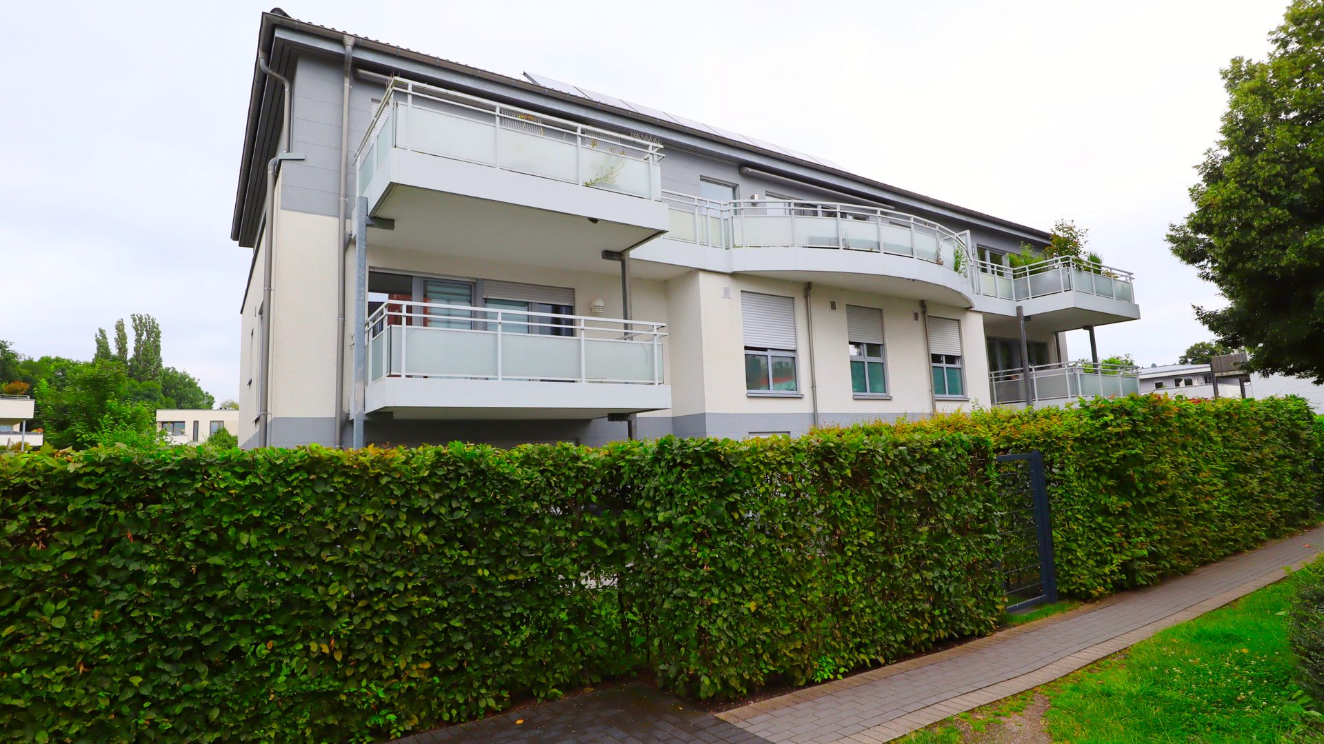 Böcker Wohnimmobilien - Immobilienangebot - Düsseldorf / Wittlaer - Alle - Exklusive 3-Zimmer-Wohnung mit Balkon, EBK und Aufzug - Wohnambiente im WohnPark