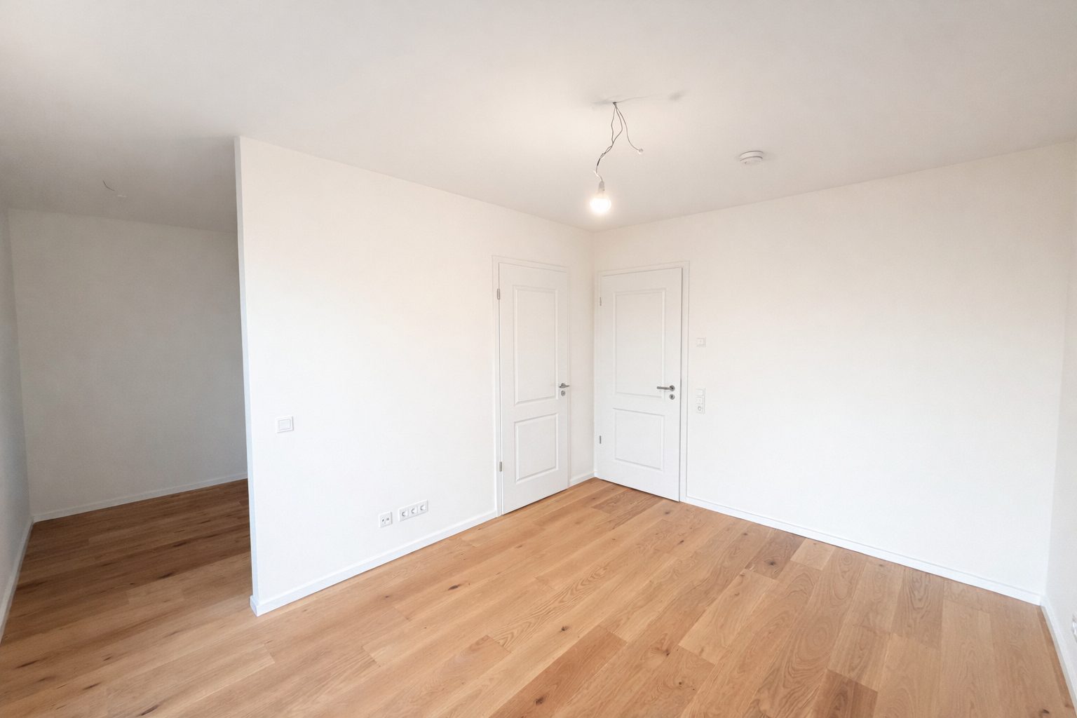 Böcker Wohnimmobilien - Immobilienangebot - Düsseldorf / Oberkassel - Alle - Moderne 4-Raum-Wohnung mit Südwest-Balkon