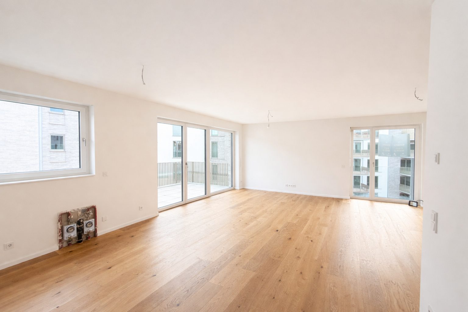 Böcker Wohnimmobilien - Immobilienangebot - Düsseldorf / Oberkassel - Alle - Moderne 4-Raum-Wohnung mit Südwest-Balkon