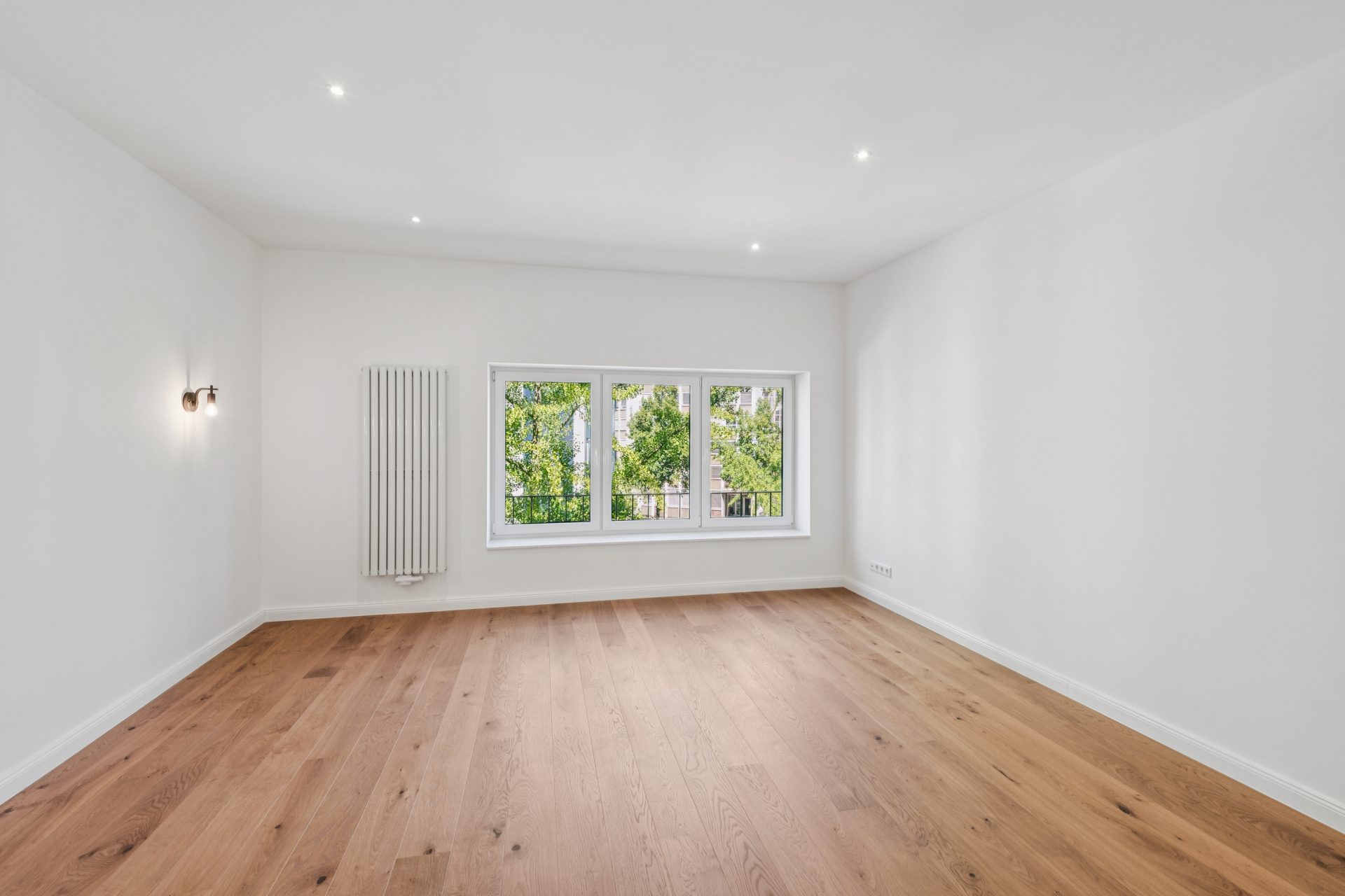 Böcker Wohnimmobilien - Immobilienangebot - Düsseldorf / Pempelfort - Alle - Großzügiges Wohnen. 
Mit Liebe zum Detail kernsanierte 2.5-Zimmer-Wohnung mit großer Loggia in begehrter Lage