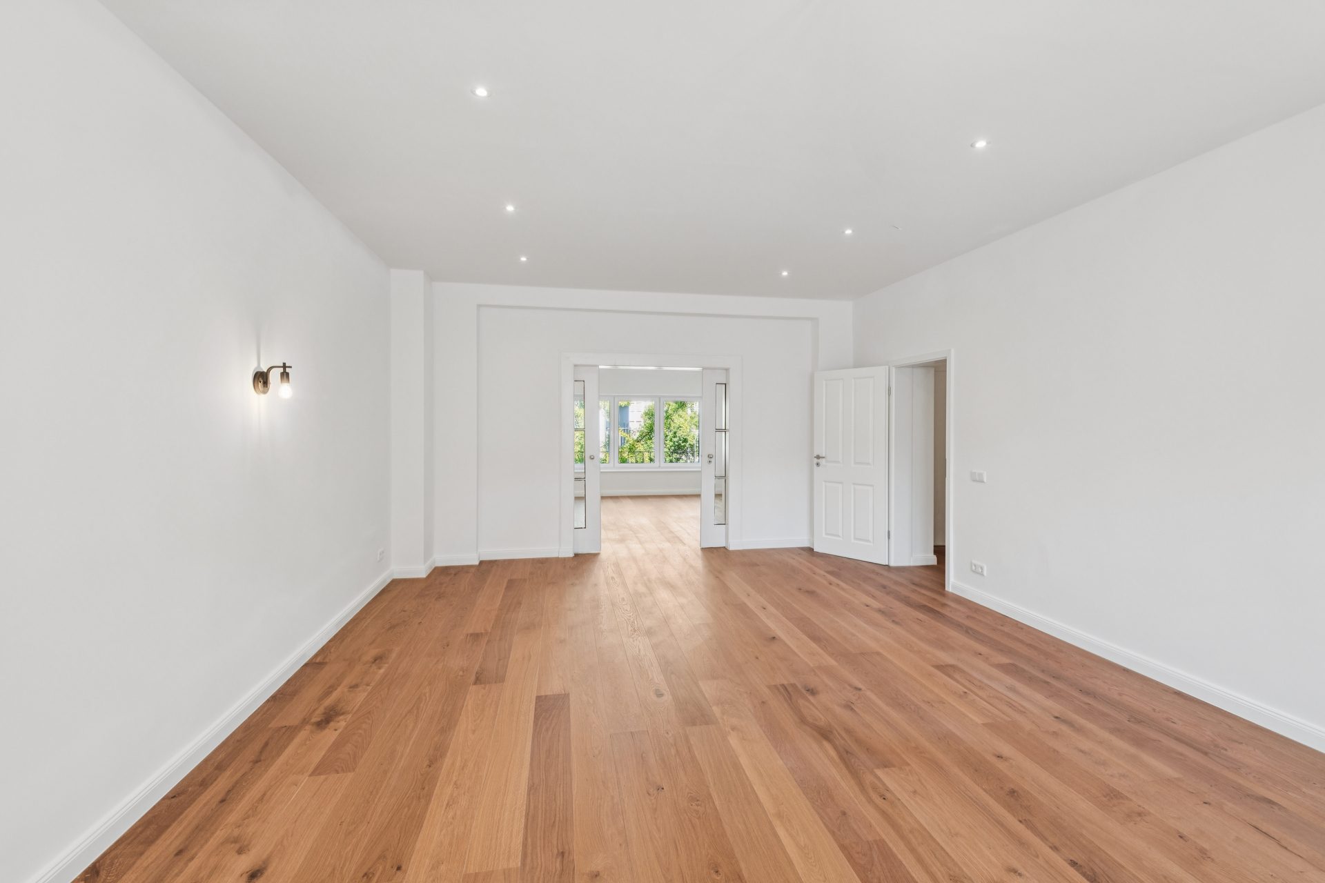 Böcker Wohnimmobilien - Immobilienangebot - Düsseldorf / Pempelfort - Alle - Großzügiges Wohnen. 
Mit Liebe zum Detail kernsanierte 2.5-Zimmer-Wohnung mit großer Loggia in begehrter Lage