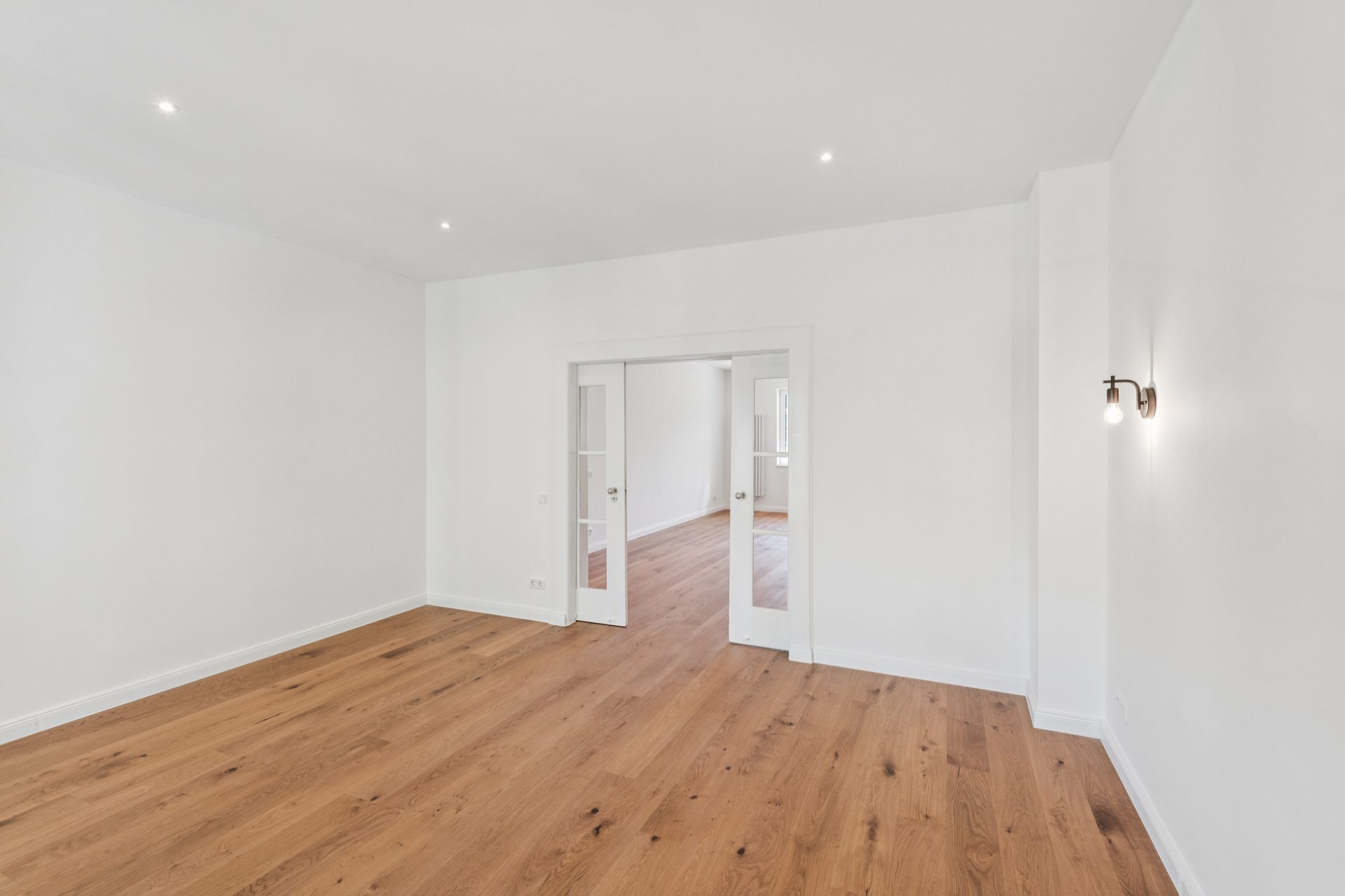 Böcker Wohnimmobilien - Immobilienangebot - Düsseldorf / Pempelfort - Alle - Großzügiges Wohnen. 
Mit Liebe zum Detail kernsanierte 2.5-Zimmer-Wohnung mit großer Loggia in begehrter Lage