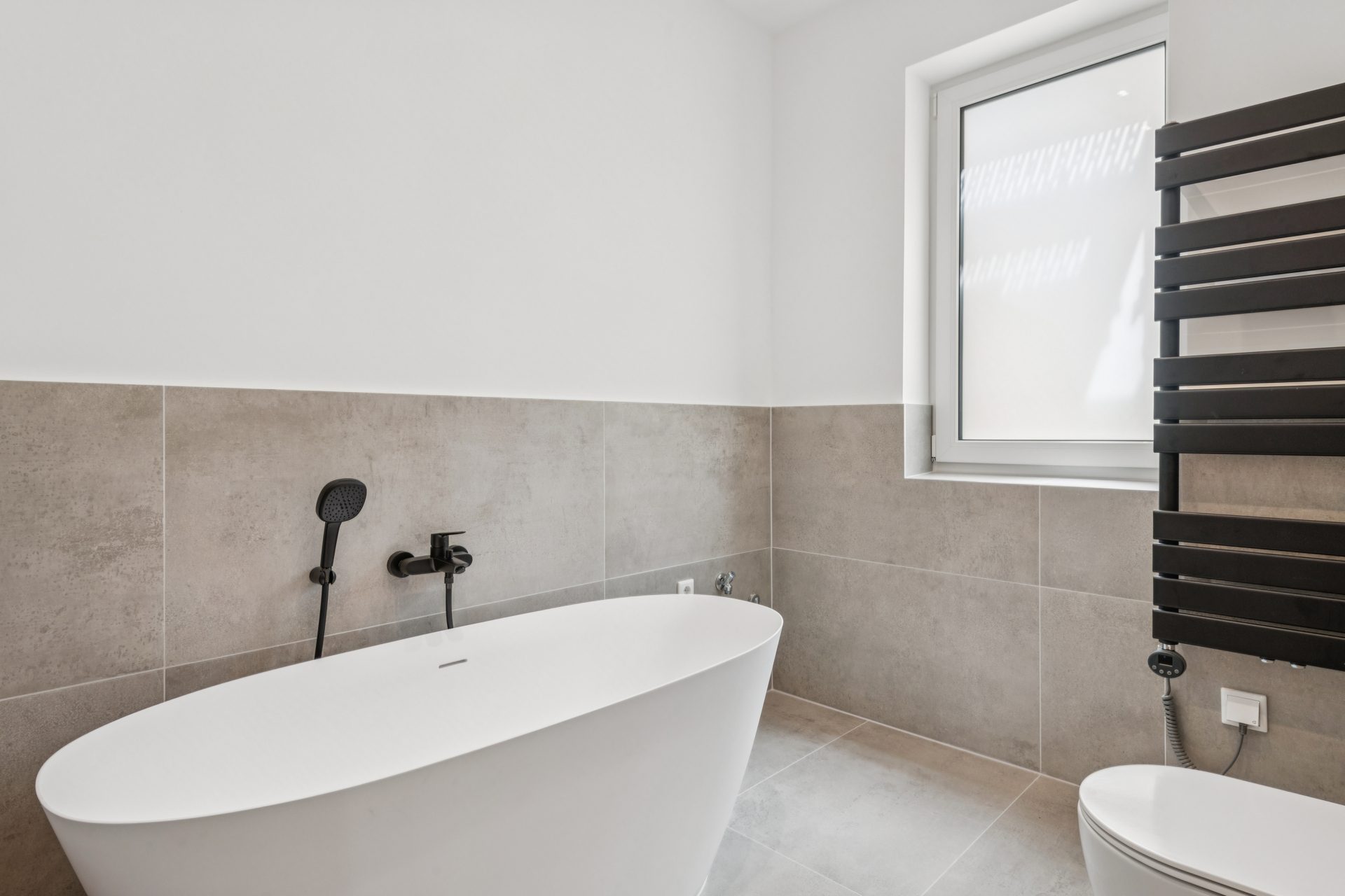 Böcker Wohnimmobilien - Immobilienangebot - Düsseldorf / Pempelfort - Alle - Großzügiges Wohnen. 
Mit Liebe zum Detail kernsanierte 2.5-Zimmer-Wohnung mit großer Loggia in begehrter Lage