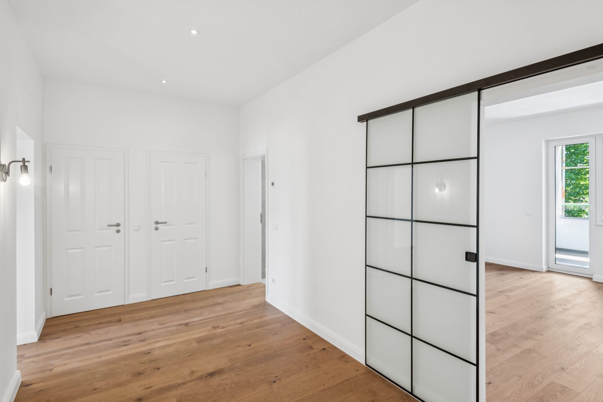 Böcker Wohnimmobilien - Immobilienangebot - Düsseldorf / Pempelfort - Alle - Großzügiges Wohnen. 
Mit Liebe zum Detail kernsanierte 2.5-Zimmer-Wohnung mit großer Loggia in begehrter Lage