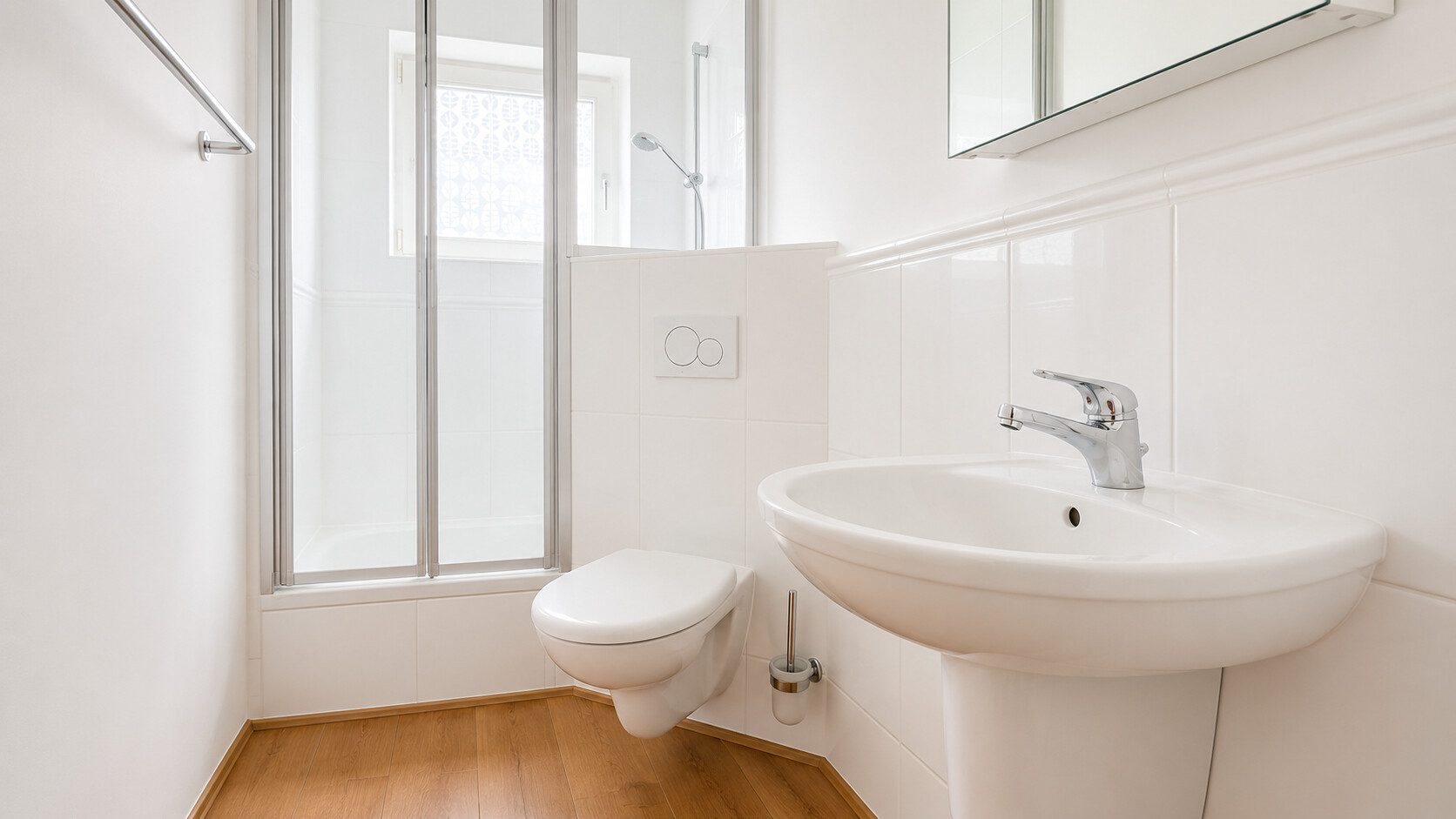 Böcker Wohnimmobilien - Immobilienangebot - Düsseldorf / Kaiserswerth - Alle - Freistehendes und großzügiges Haus mit 5 Schlafzimmern in ruhiger Lage von Kaiserswerth