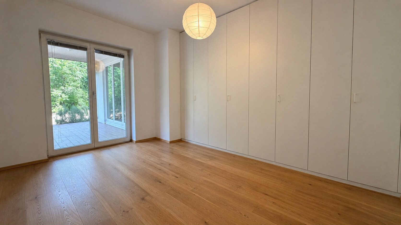 Böcker Wohnimmobilien - Immobilienangebot - Düsseldorf / Kaiserswerth - Alle - Freistehendes und großzügiges Haus mit 5 Schlafzimmern in ruhiger Lage von Kaiserswerth