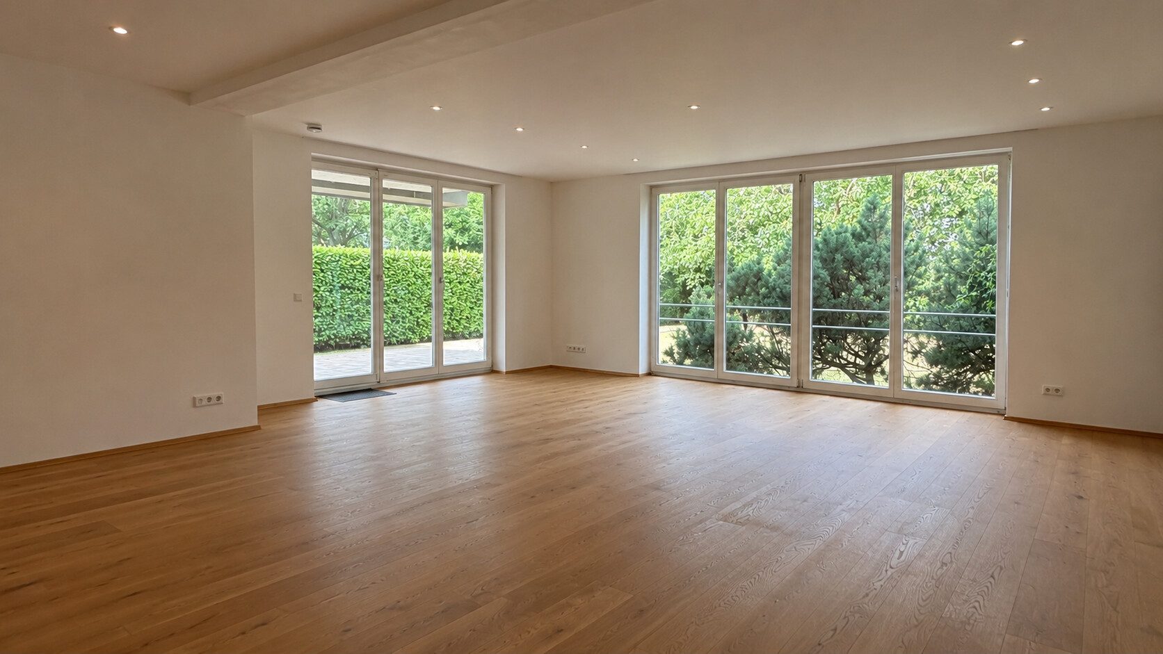 Böcker Wohnimmobilien - Immobilienangebot - Düsseldorf / Kaiserswerth - Alle - Freistehendes und großzügiges Haus mit 5 Schlafzimmern in ruhiger Lage von Kaiserswerth
