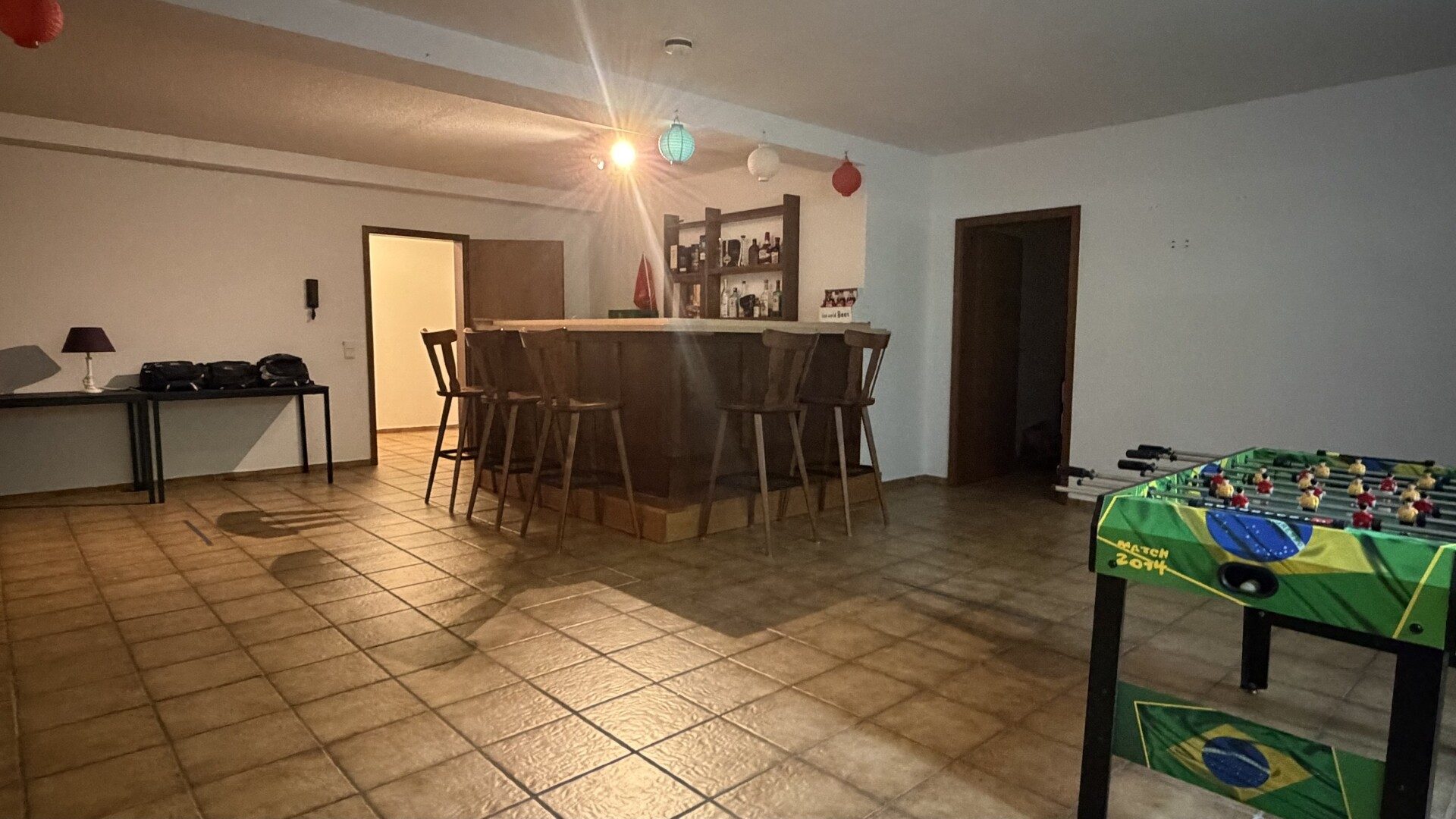 Böcker Wohnimmobilien - Immobilienangebot - Düsseldorf / Kaiserswerth - Alle - Freistehendes und großzügiges Haus mit 5 Schlafzimmern in ruhiger Lage von Kaiserswerth