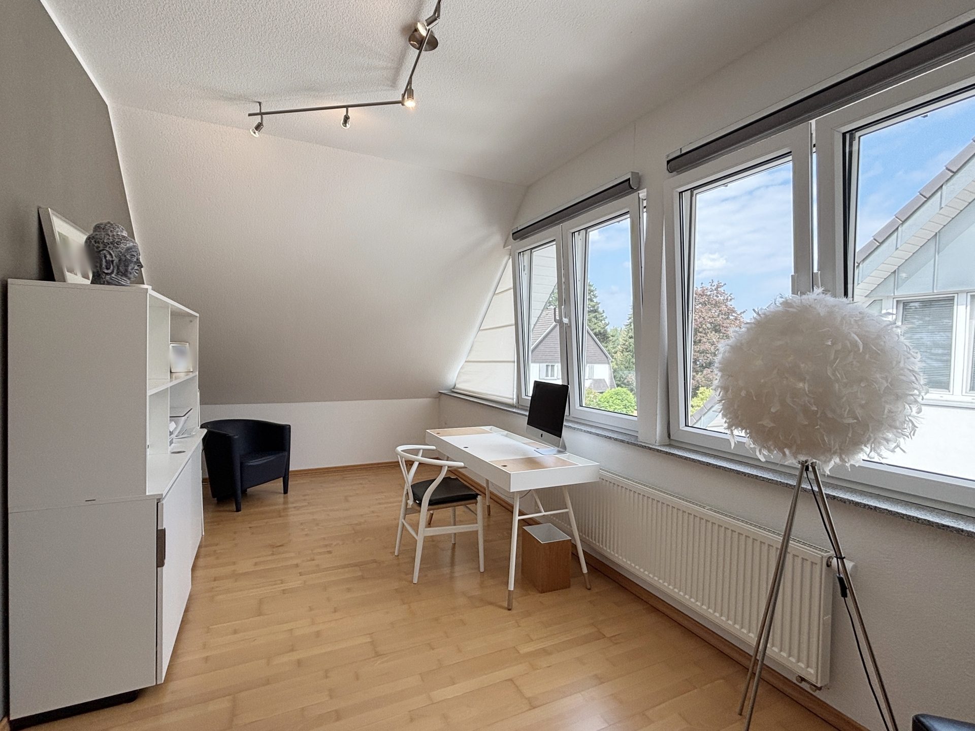 Böcker Wohnimmobilien - Immobilienangebot - Düsseldorf /Angermund - Alle - Hochwertige Doppelhaushälfte mit großem Garten und flexiblem Raumkonzept