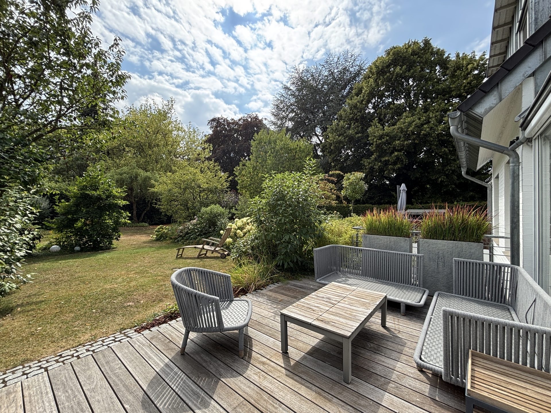 Böcker Wohnimmobilien - Immobilienangebot - Düsseldorf /Angermund - Alle - Hochwertige Doppelhaushälfte mit großem Garten und flexiblem Raumkonzept