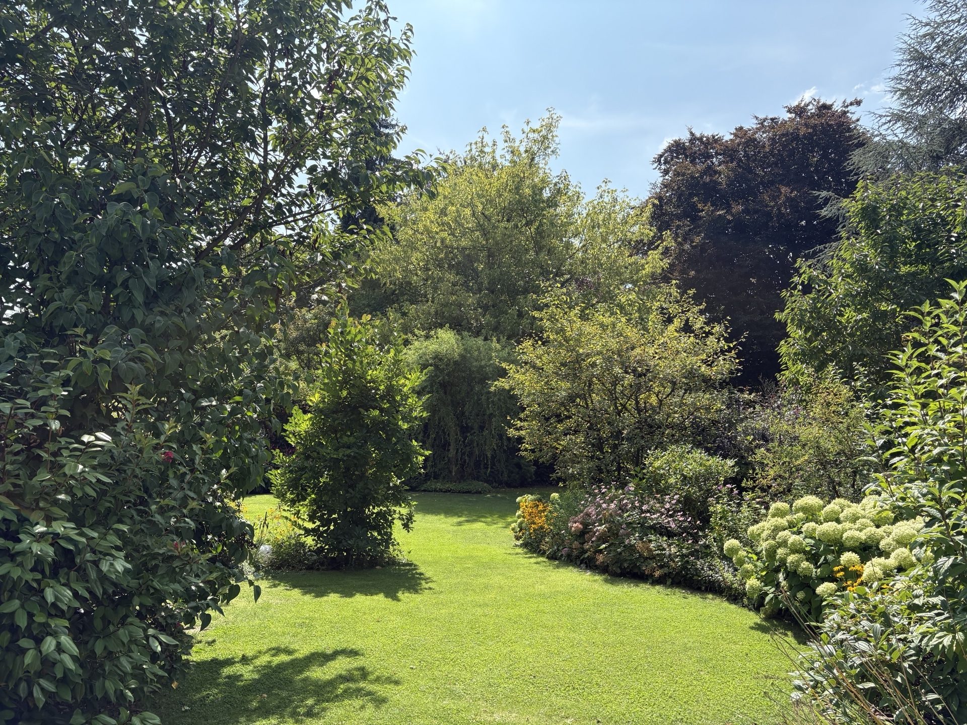 Böcker Wohnimmobilien - Immobilienangebot - Düsseldorf /Angermund - Alle - Hochwertige Doppelhaushälfte mit großem Garten und flexiblem Raumkonzept