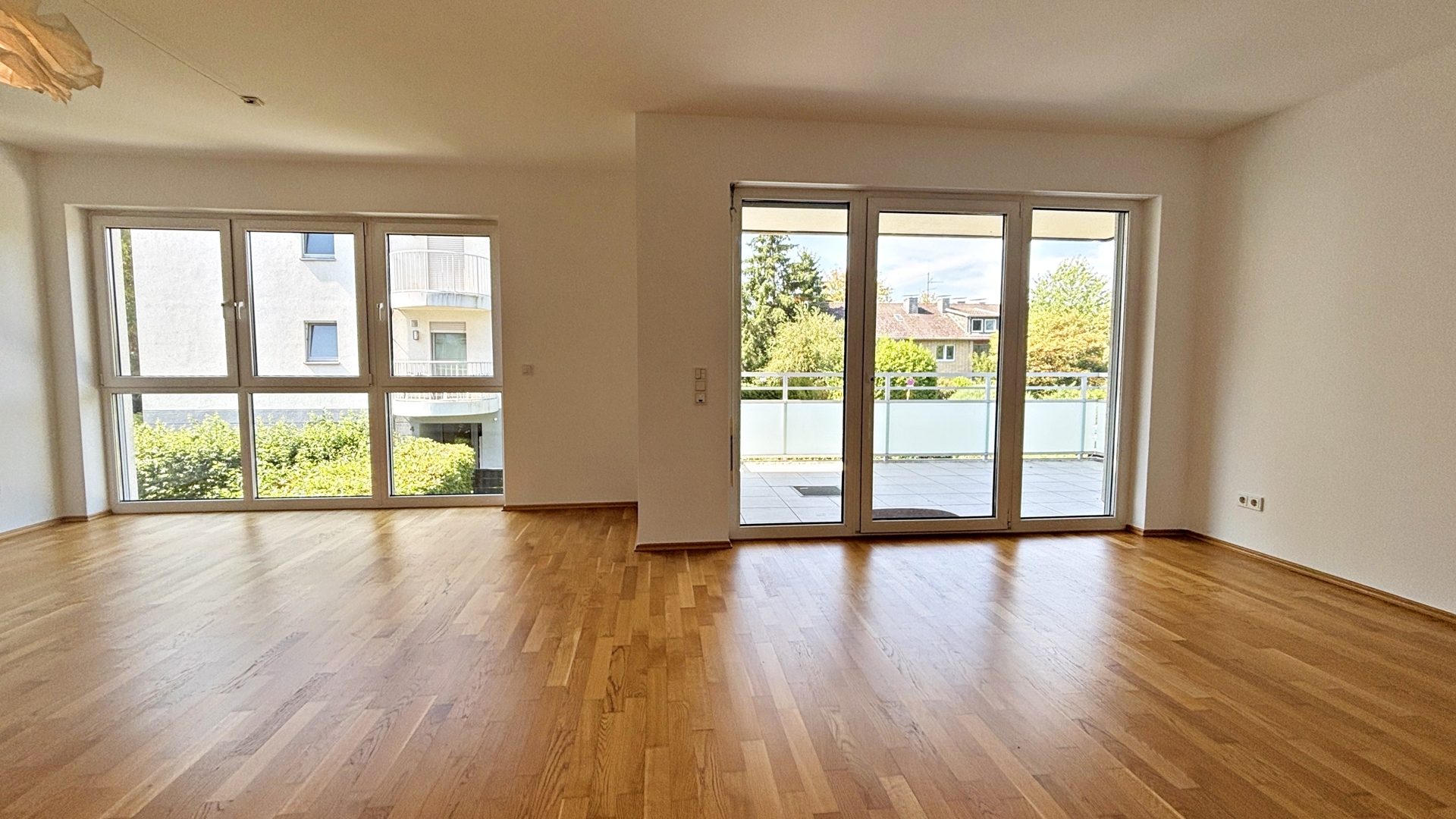 Böcker Wohnimmobilien - Immobilienangebot - Düsseldorf / Einbrungen - Alle - Großzügige 3 Zi.-Whg. mit hochwertiger EBK und sonnigem Balkon in Einbrungen