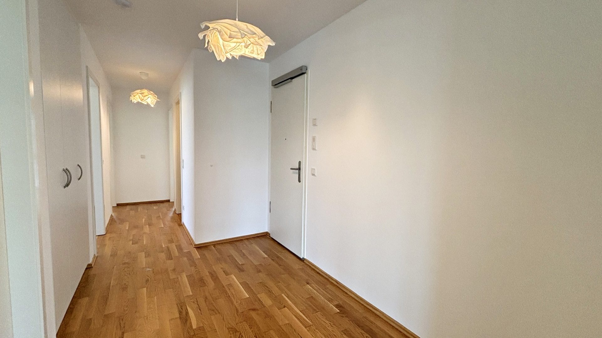Böcker Wohnimmobilien - Immobilienangebot - Düsseldorf / Einbrungen - Alle - Großzügige 3 Zi.-Whg. mit hochwertiger EBK und sonnigem Balkon in Einbrungen