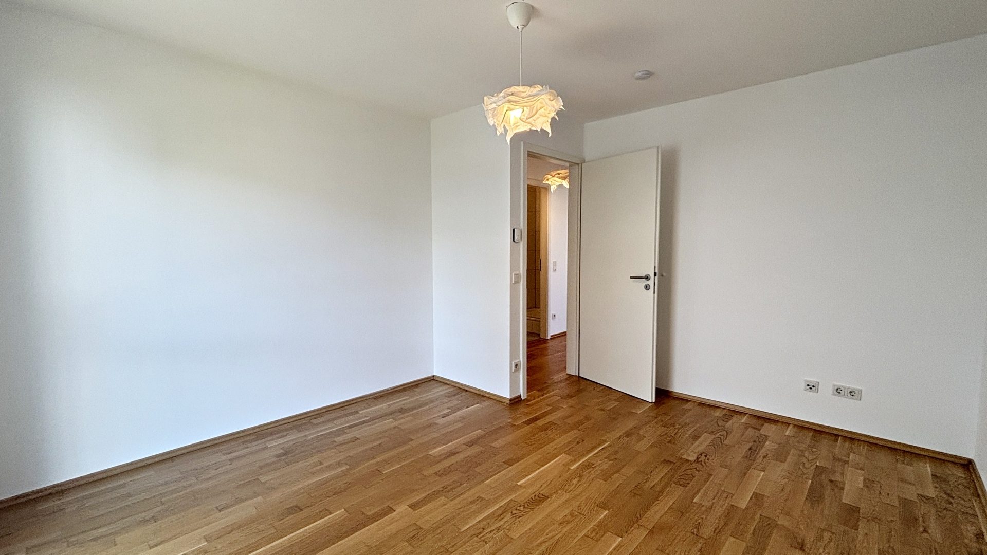 Böcker Wohnimmobilien - Immobilienangebot - Düsseldorf / Einbrungen - Alle - Großzügige 3 Zi.-Whg. mit hochwertiger EBK und sonnigem Balkon in Einbrungen