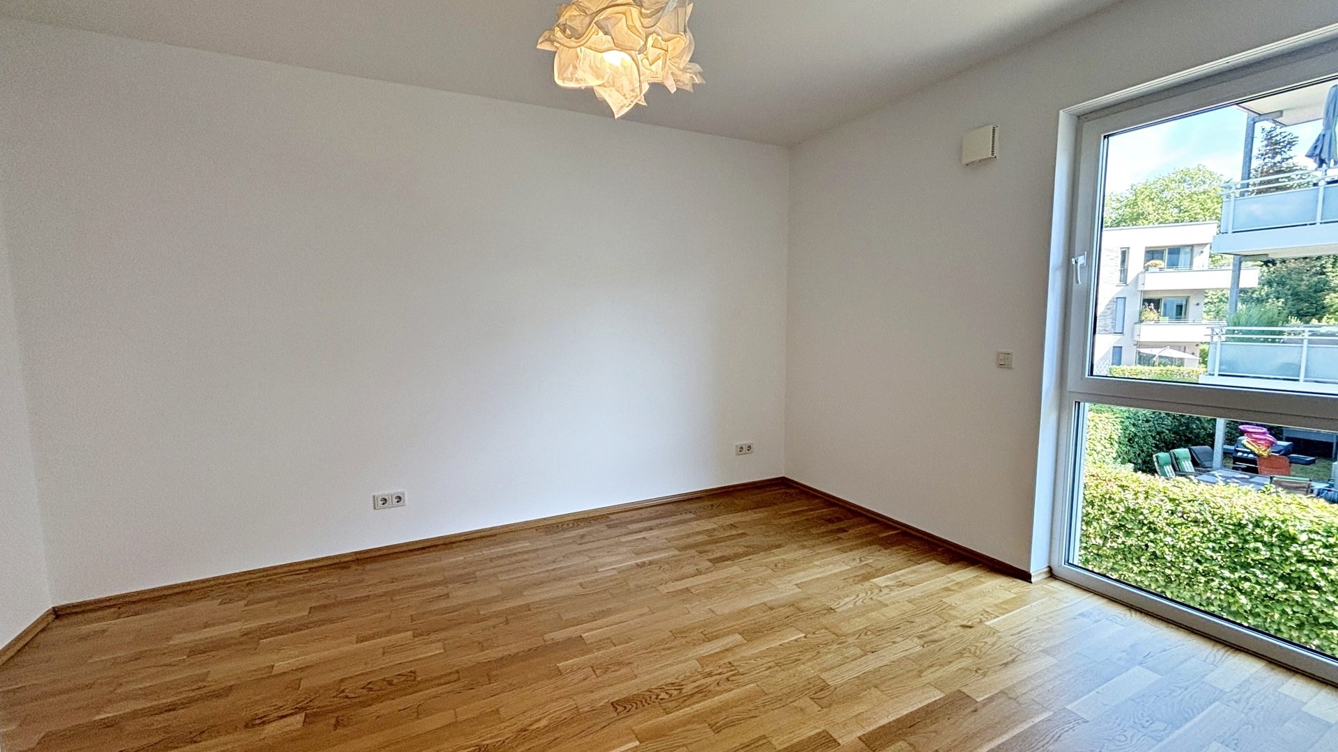 Böcker Wohnimmobilien - Immobilienangebot - Düsseldorf / Einbrungen - Alle - Großzügige 3 Zi.-Whg. mit hochwertiger EBK und sonnigem Balkon in Einbrungen