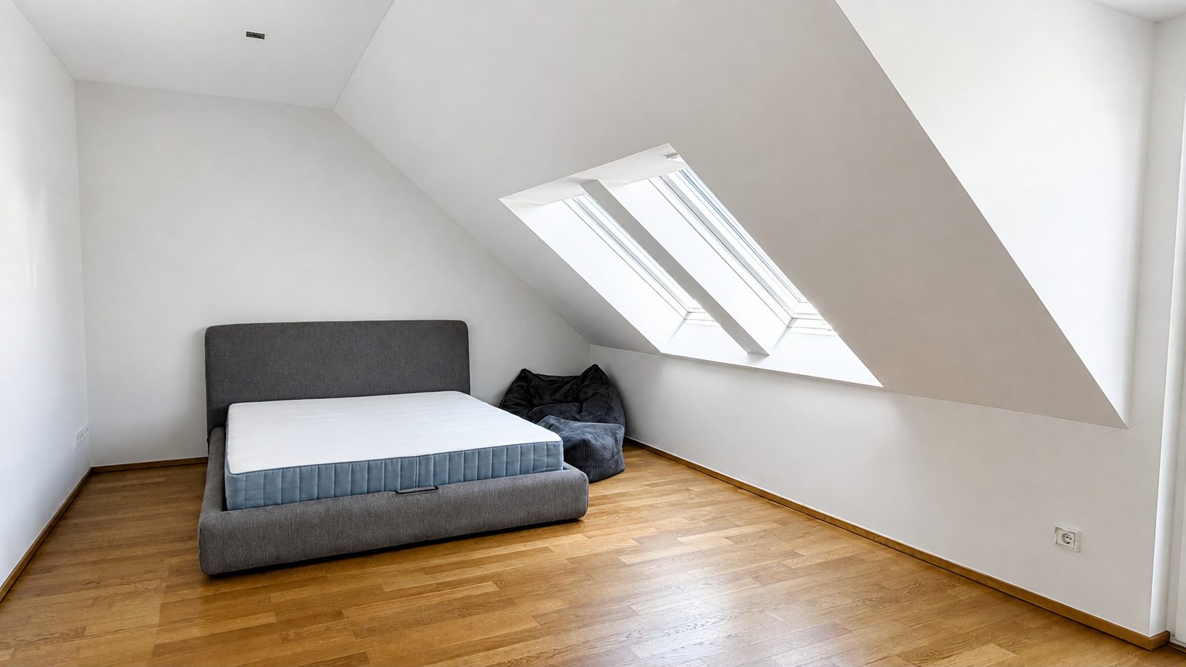 Böcker Wohnimmobilien - Immobilienangebot - Düsseldorf / Lohausen - Alle - Exklusive Doppelhaushälfte in Lohausen – hochwertige Ausstattung und außergewöhnlicher Komfort