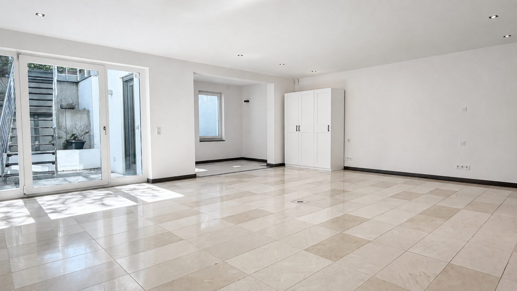 Böcker Wohnimmobilien - Immobilienangebot - Düsseldorf / Lohausen - Alle - Exklusive Doppelhaushälfte in Lohausen – hochwertige Ausstattung und außergewöhnlicher Komfort