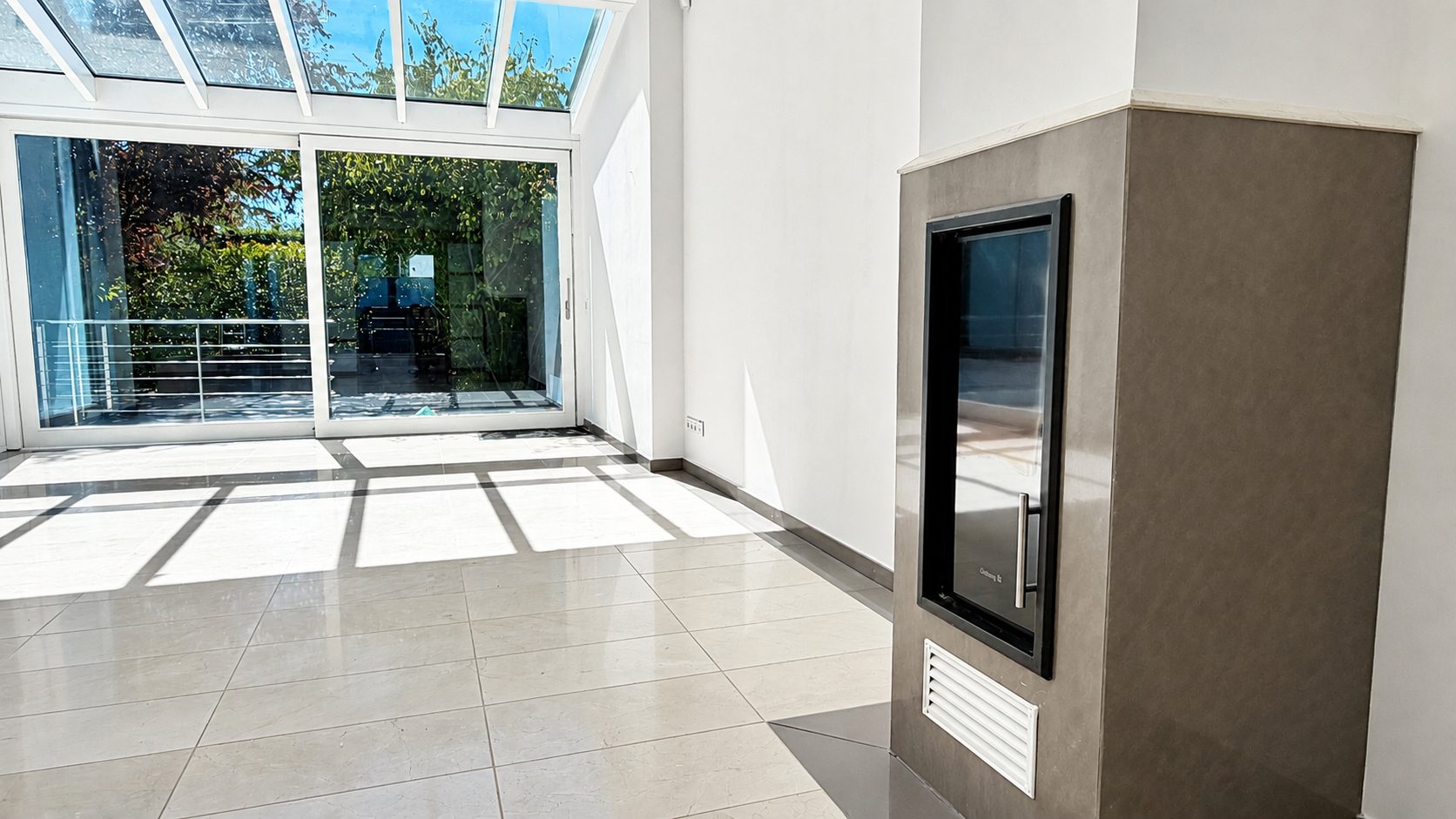 Böcker Wohnimmobilien - Immobilienangebot - Düsseldorf / Lohausen - Alle - Exklusive Doppelhaushälfte in Lohausen – hochwertige Ausstattung und außergewöhnlicher Komfort
