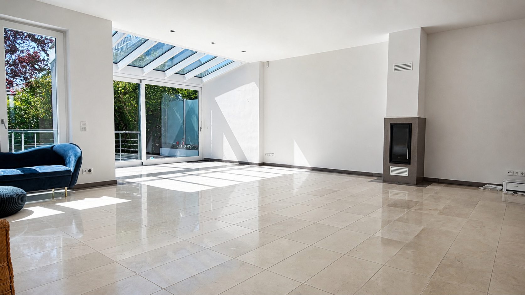 Böcker Wohnimmobilien - Immobilienangebot - Düsseldorf / Lohausen - Alle - Exklusive Doppelhaushälfte in Lohausen – hochwertige Ausstattung und außergewöhnlicher Komfort