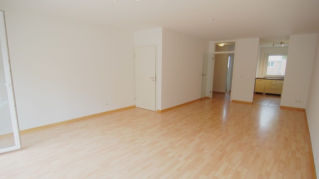 Böcker Wohnimmobilien - Immobilienangebot - Düsseldorf / Einbrungen - Alle - Familienfreundliches Reihenmittelhaus in ruhiger Lage von Düsseldorf-Einbrungen
