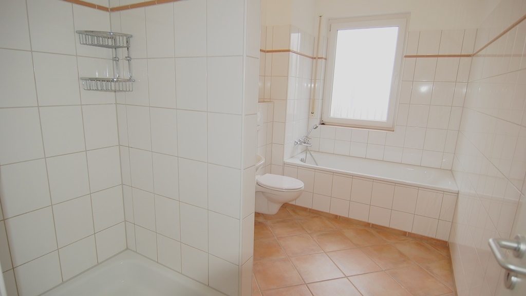 Böcker Wohnimmobilien - Immobilienangebot - Düsseldorf / Einbrungen - Alle - Familienfreundliches Reihenmittelhaus in ruhiger Lage von Düsseldorf-Einbrungen